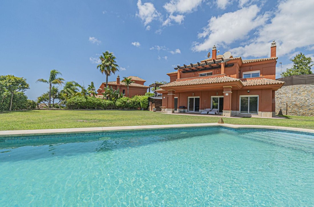 Villa in Marbella, Andalusia, Spain 1 - 15984068