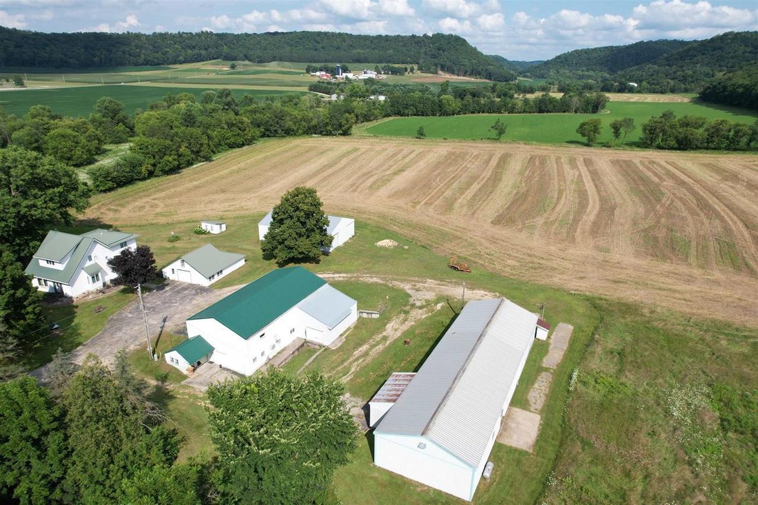 House in Seneca, Wisconsin, United States 1 - 16043509