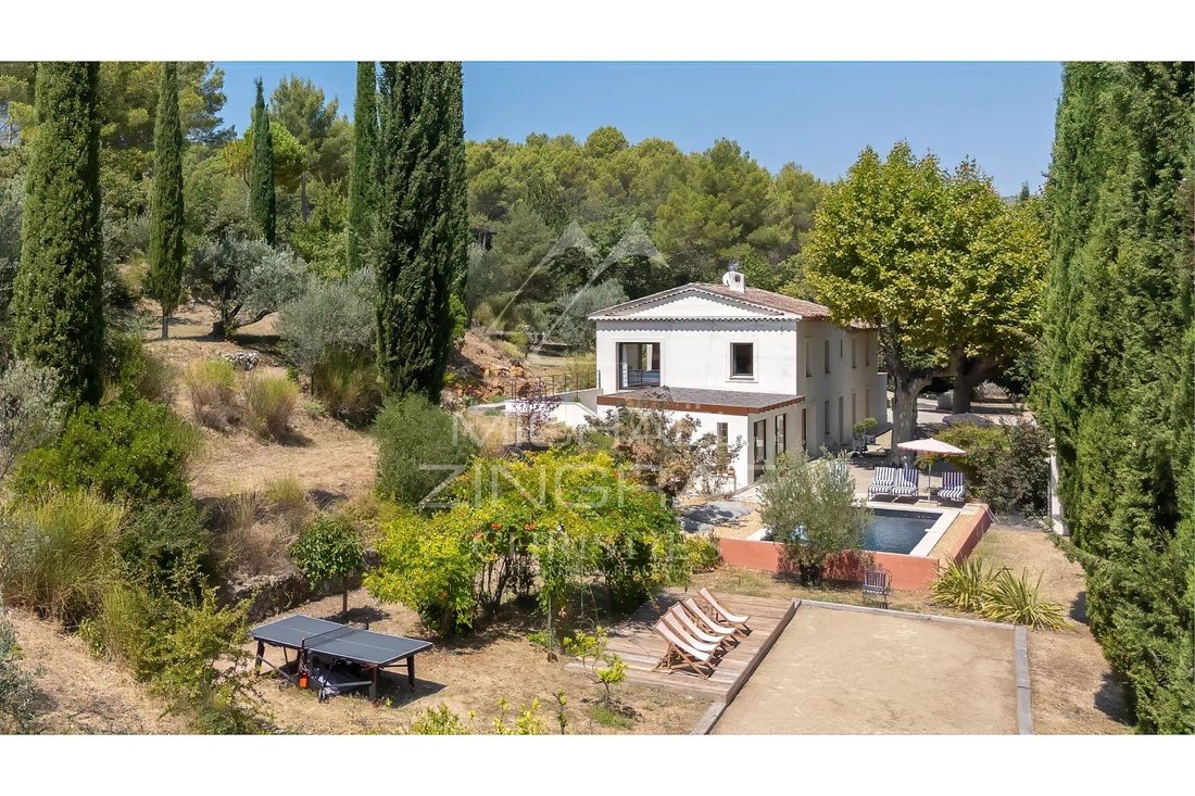 Estate in Flayosc, Provence-Alpes-Côte d'Azur, France 2 - 13740023