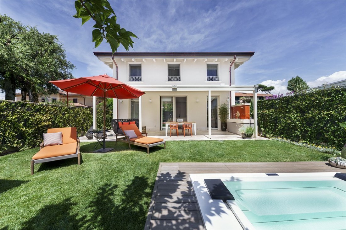 House in Fiumetto, Pietrasanta, Italy 2 - 16043072