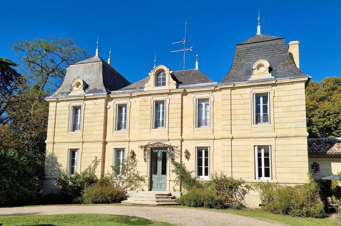 House in Saint-Sulpice-de-Faleyrens, Nouvelle-Aquitaine, France 1 - 15227950