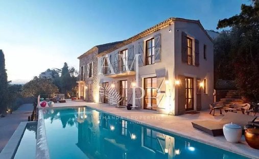 Villa in Vieux Cannet, Le Cannet, France 1