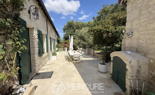 Vienne Department (86) 19th And 20th Century Chateau 345 Acres Of Land