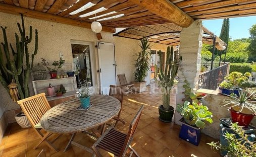 House in Saint-Rémy-de-Provence, Provence-Alpes-Côte d'Azur, France 1