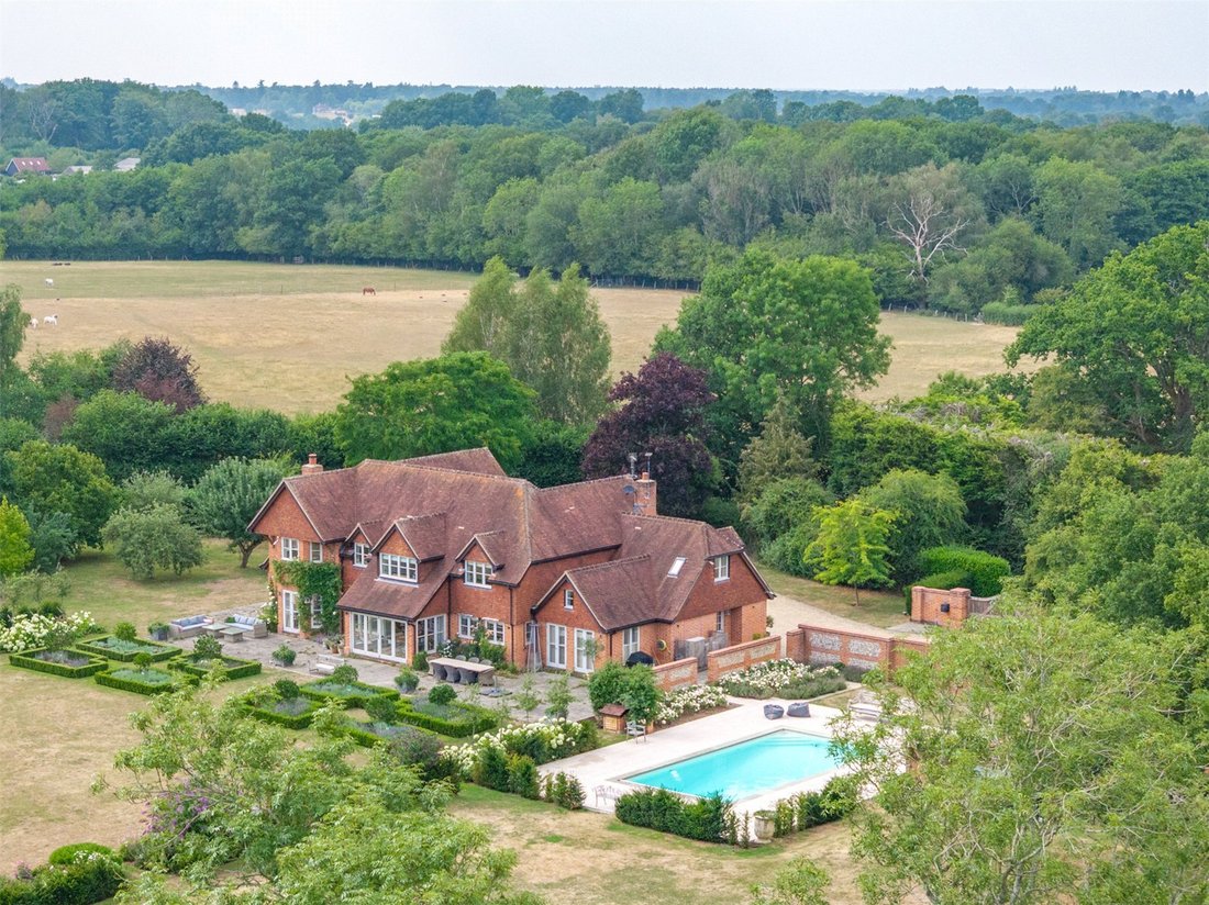 House in Ecchinswell, England 2 - 16043049