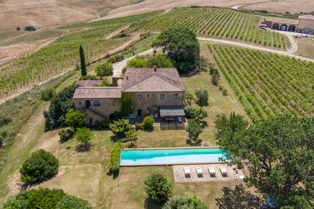 Estate in Montalcino, Tuscany, Italy 4 - 16047748