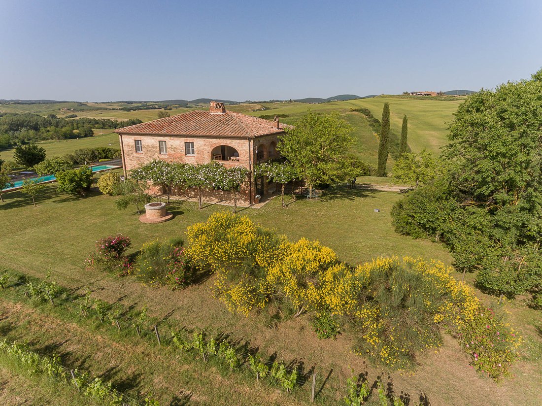 Estate in Montalcino, Tuscany, Italy 1 - 16047748