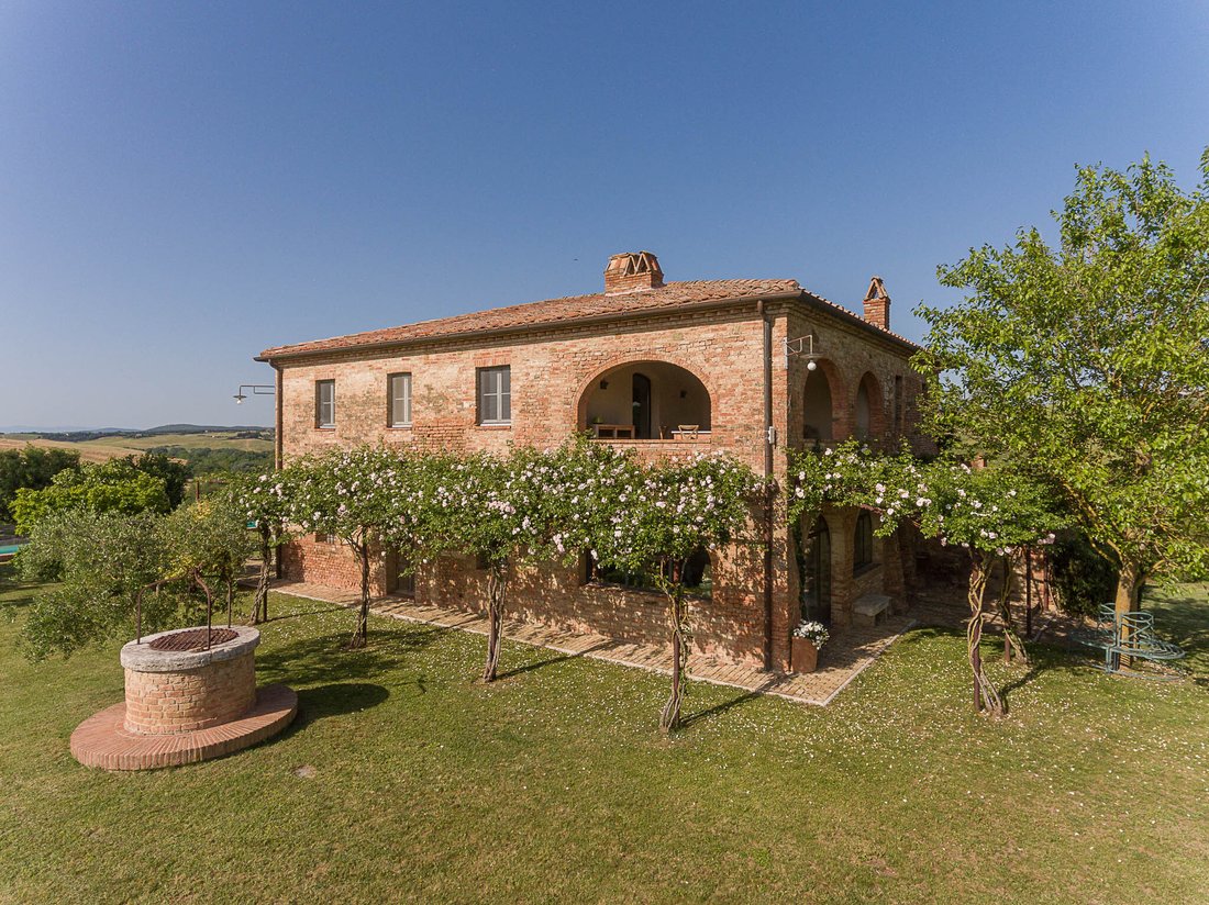 Estate in Montalcino, Tuscany, Italy 2 - 16047748