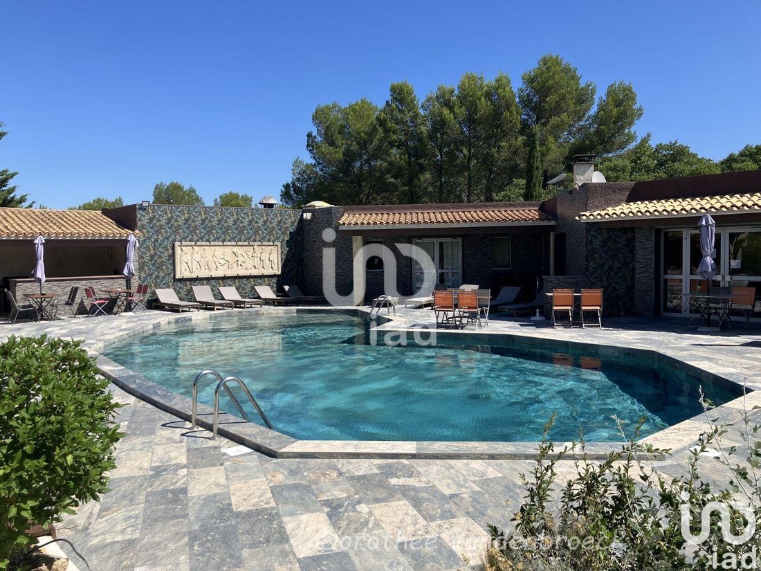 Salon-de-Provence, Provence-Alpes-Côte d'Azur, France 1 - 16049050