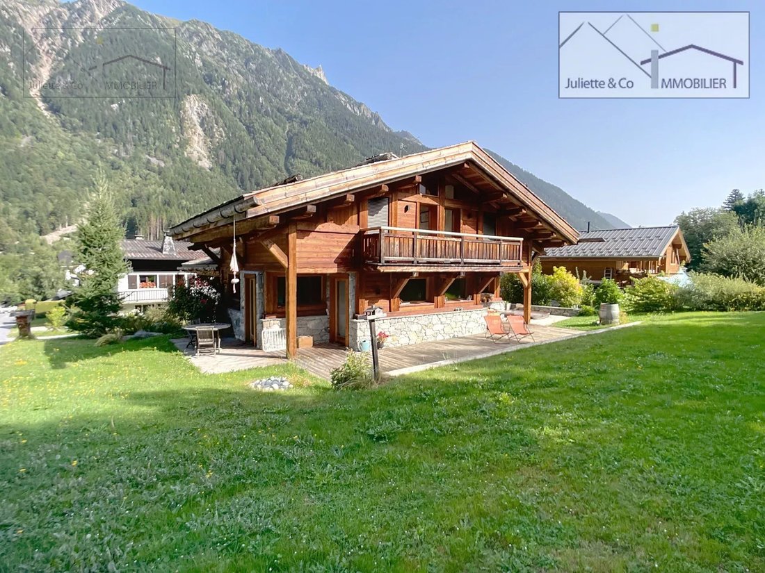 Chalet in Chamonix-Mont-Blanc, Auvergne-Rhône-Alpes, France 2 - 16051008