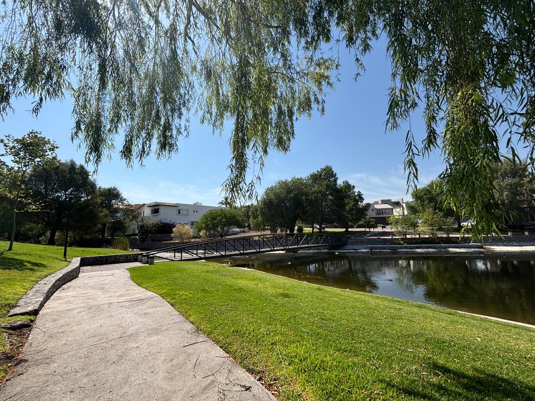 Land in Santiago de Querétaro, Querétaro, Mexico 4 - 16048553