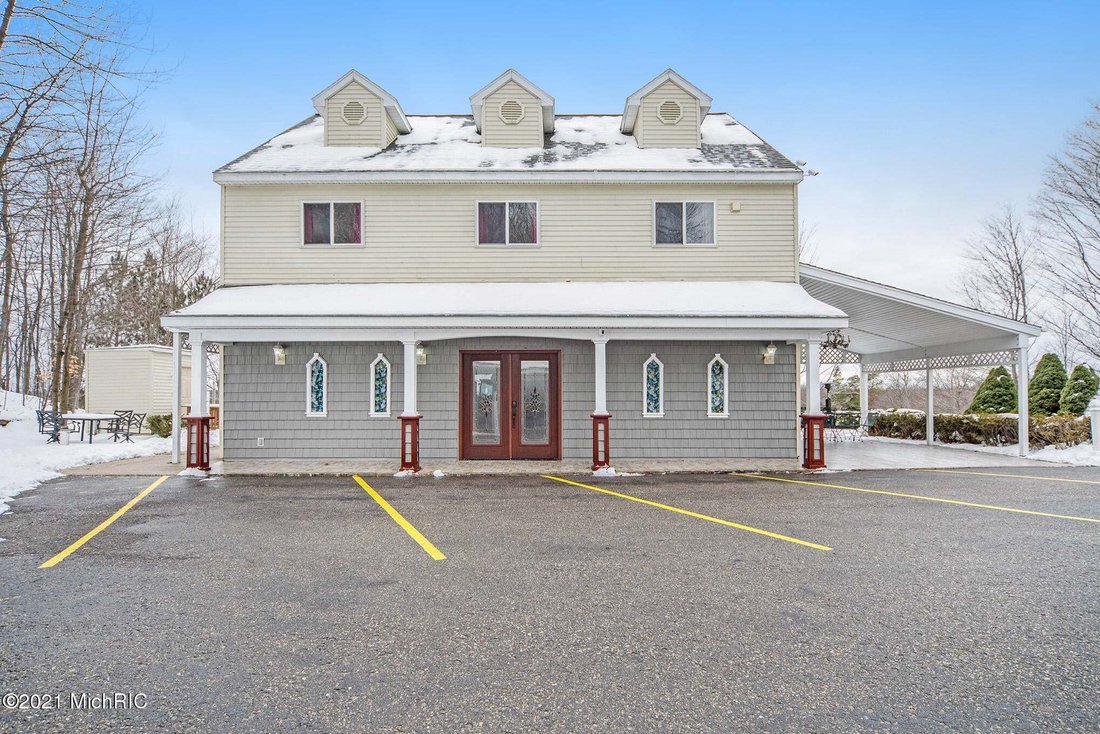 House in Wequetonsing, Michigan, United States 5 - 16048932