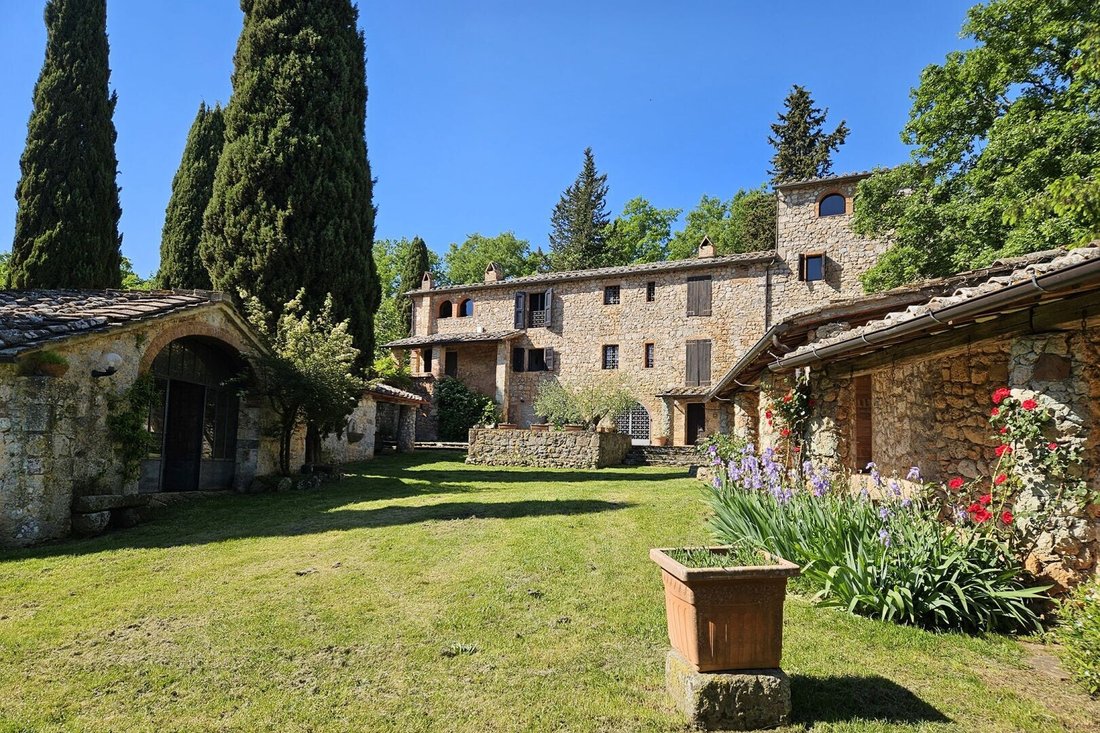 Villa in Monteriggioni, Tuscany, Italy 1 - 12555556