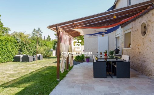 House in Saint-Antoine-du-Rocher, Centre-Val de Loire, France 1