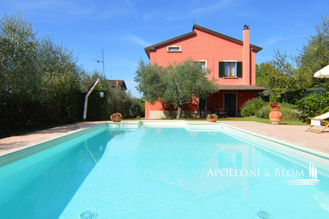 Villa in Castiglione del Lago, Umbria, Italy 1 - 12749905