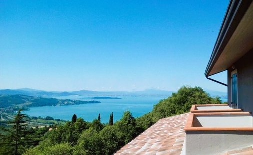 Villa in Passignano sul Trasimeno, Umbria, Italy 1