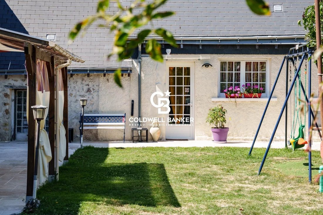 House in Saint-Antoine-du-Rocher, Centre-Val de Loire, France 2 - 16047988