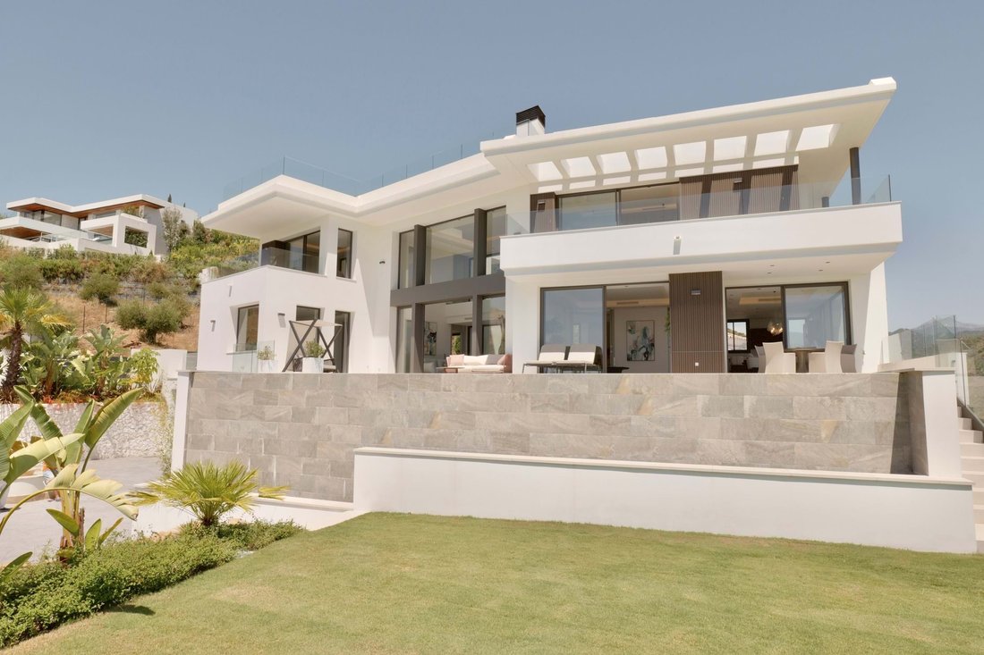 Villa in La Quinta, Benahavis, Andalusia 2 - 15947559