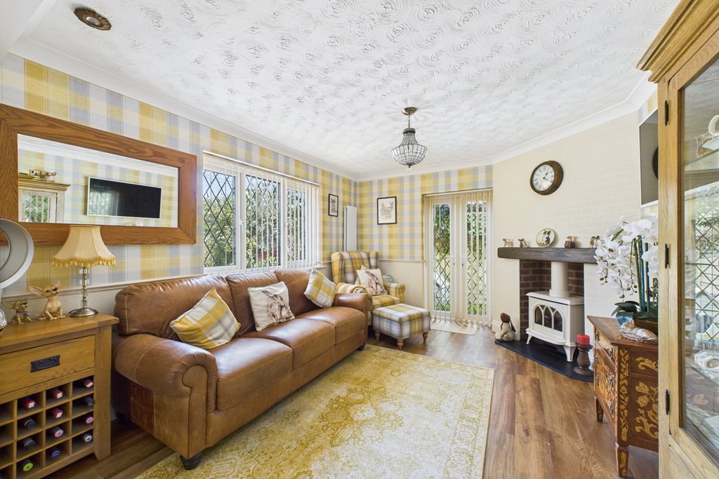 House in Kedington, England 3 - 16049225