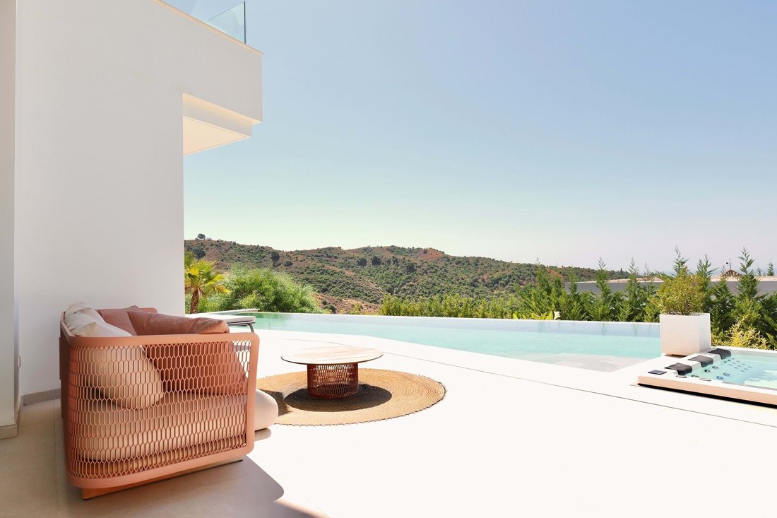 Villa in La Quinta, Benahavis, Andalusia 3 - 15947559