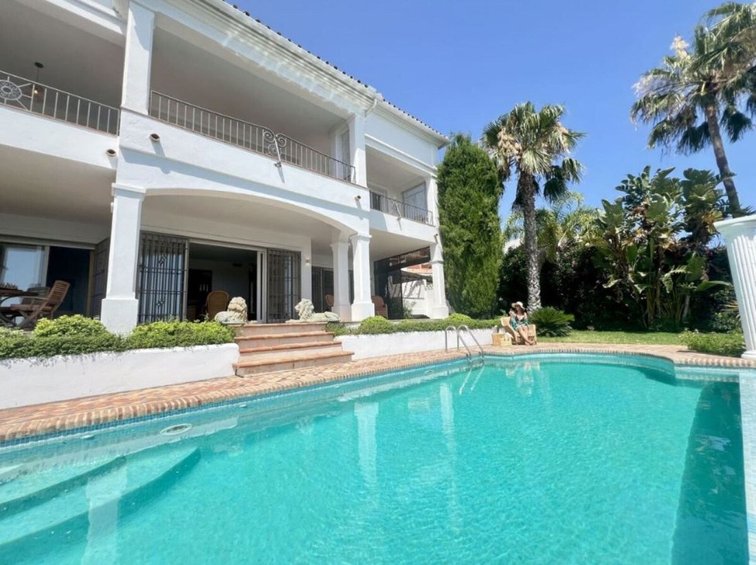 Villa in Marbella, Andalusia, Spain 1 - 16048450