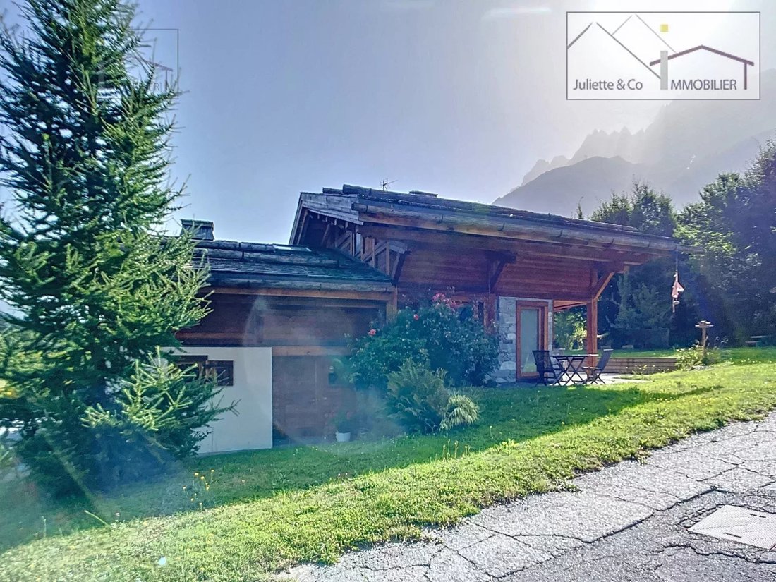Chalet in Chamonix-Mont-Blanc, Auvergne-Rhône-Alpes, France 4 - 16051008