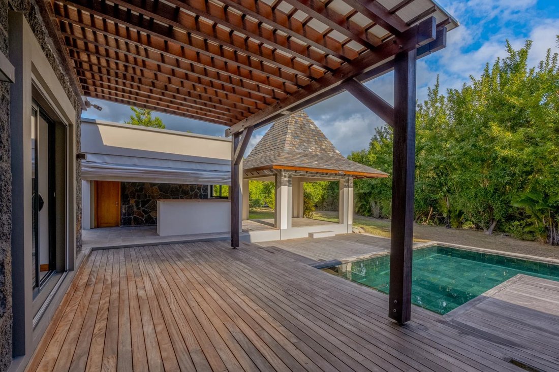 Villa in La Preneuse, Rivière Noire District, Mauritius 2 - 16048143