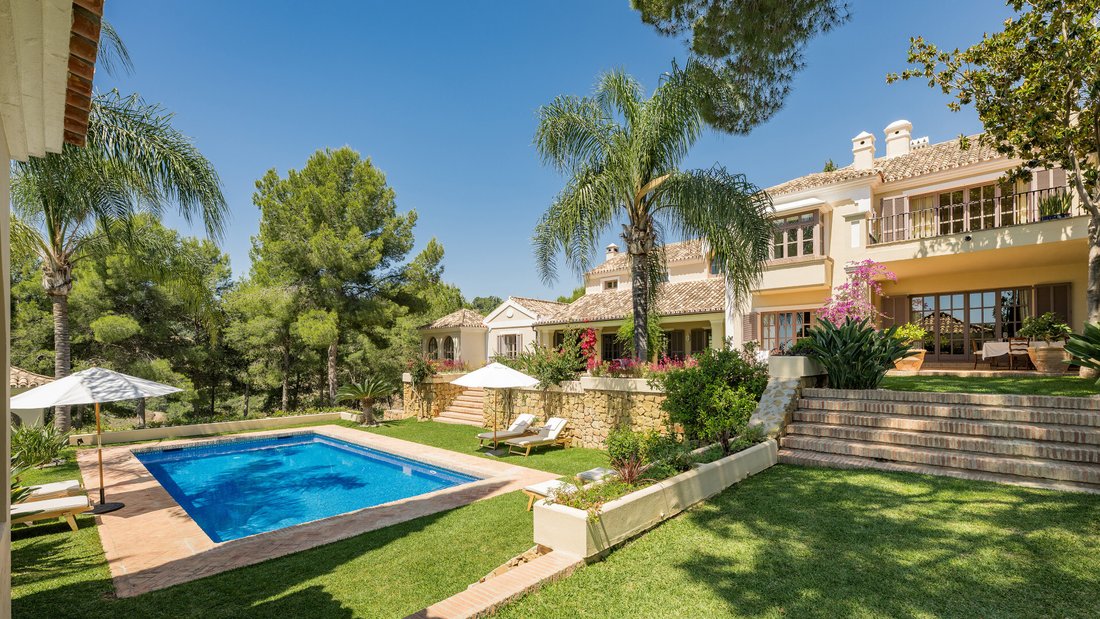 Villa in El Madroñal, Benahavis, Spain 2 - 16048105