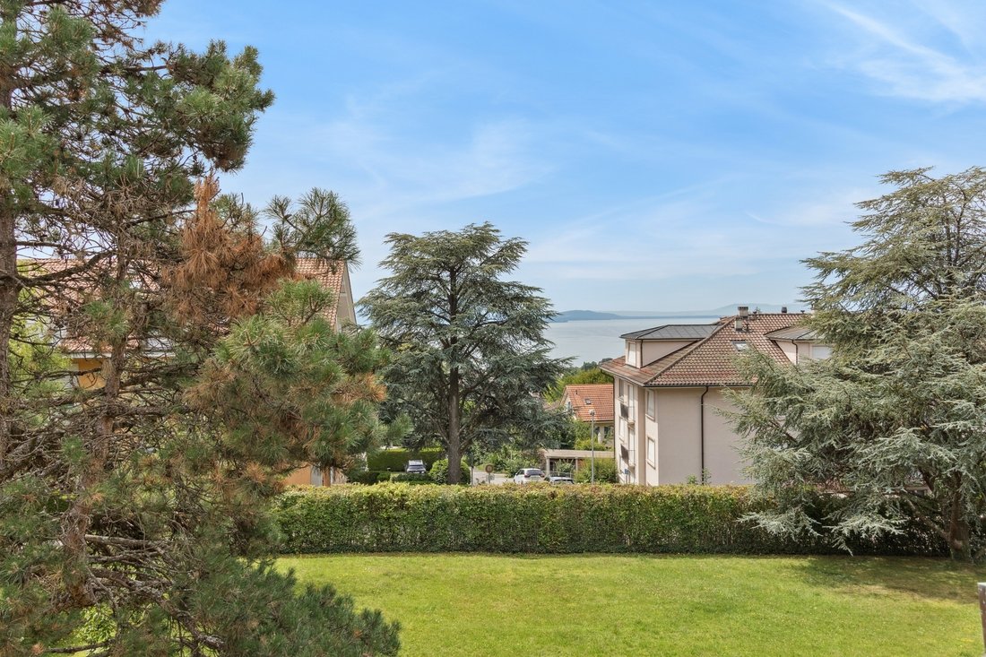 Character Property With Panoramic Lake View In Pully