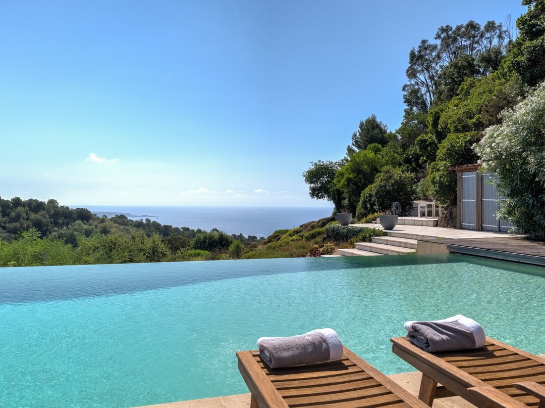 House in Saint Nicolas, Cannes, France 3 - 14584404