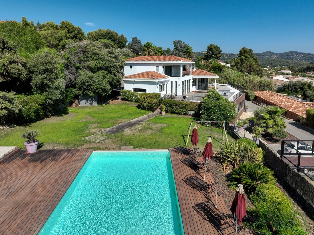 House in La Cadiere-d'Azur, Provence-Alpes-Côte d'Azur, France 1 - 16054042