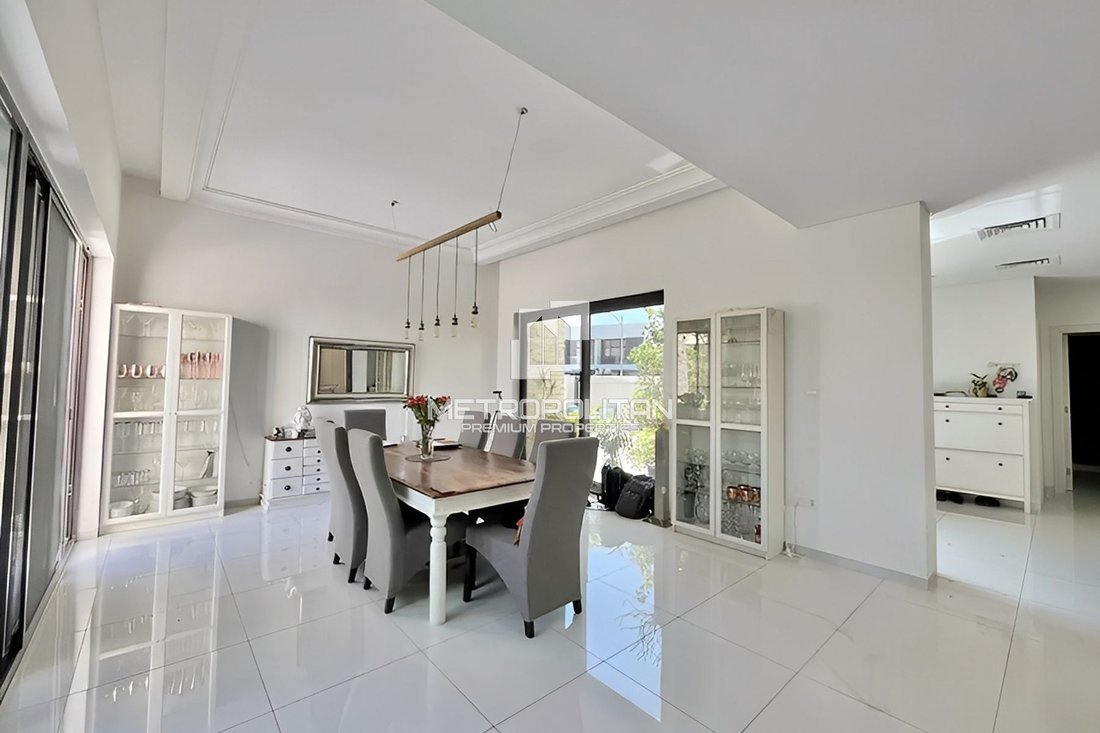 Villa in Damac Hills, Dubai, United Arab Emirates 5 - 16053674