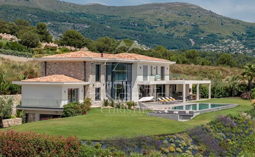 Villa in Nord, Roquefort-les-Pins, France 1