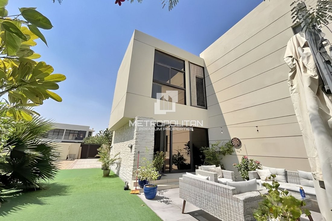 Villa in Damac Hills, Dubai, United Arab Emirates 2 - 16053674