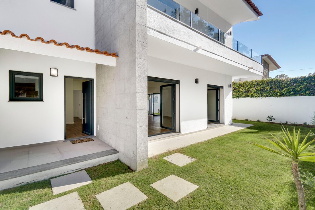 House in Cascais e Estoril, Lisbon, Portugal 1 - 16055172