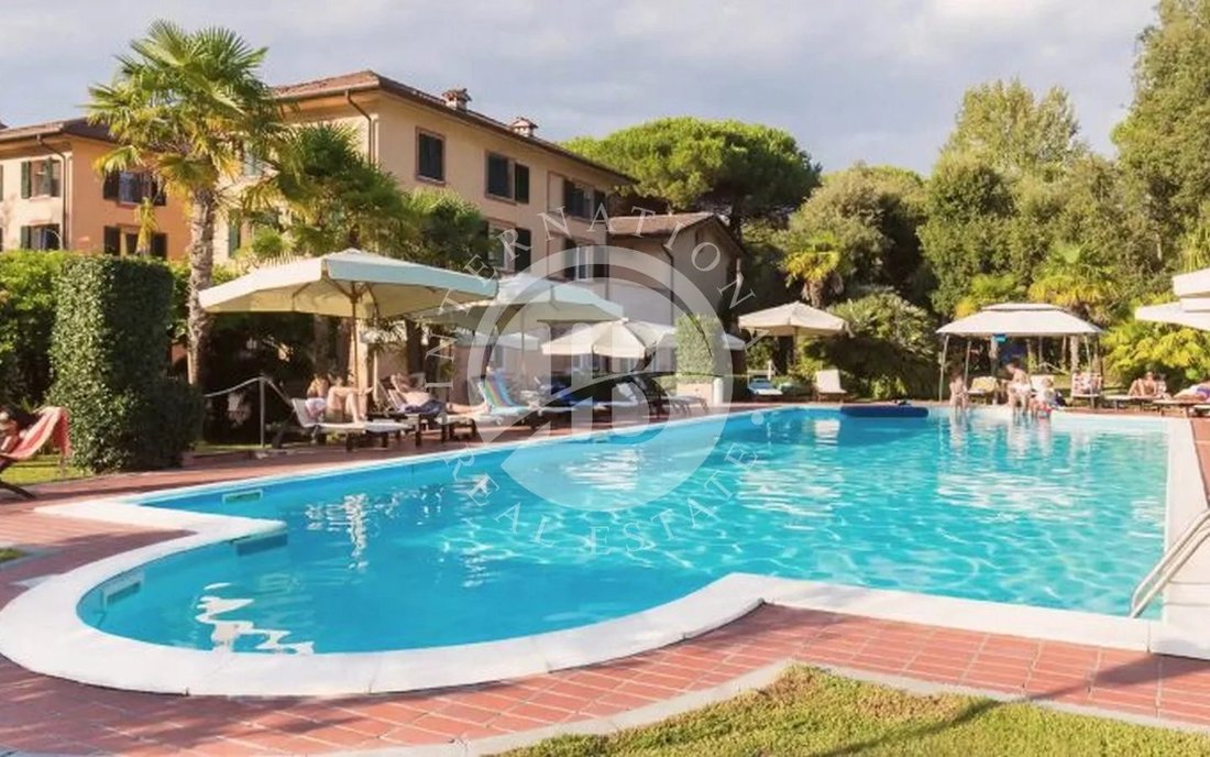 Villa in Marina di Massa Centro, Massa, Italy 4 - 16053137