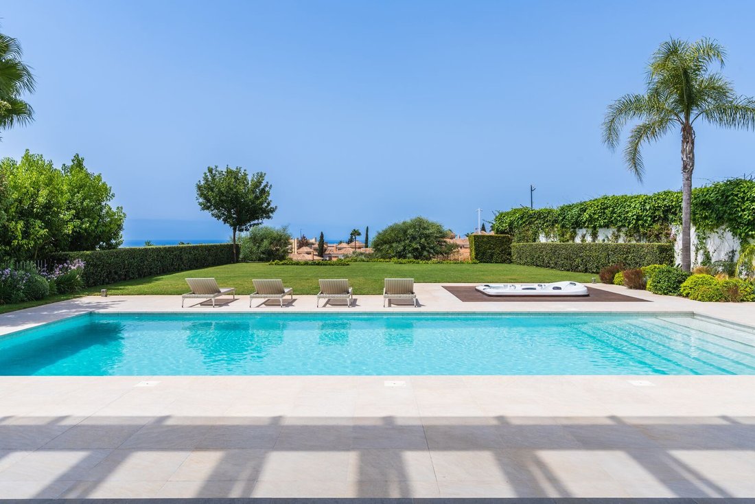 Villa in Marbella, Andalusia, Spain 1 - 16053452