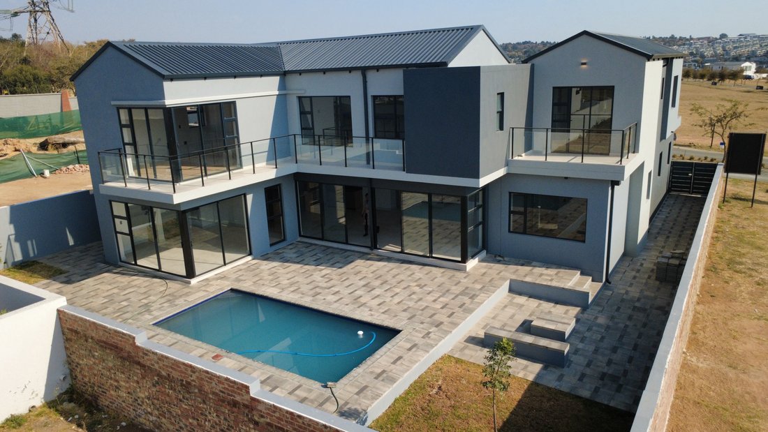 House in Broadacres, Gauteng, South Africa 4 - 16053633