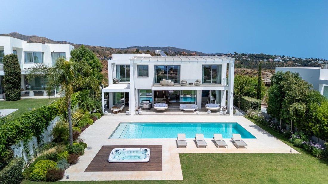 Villa in Marbella, Andalusia, Spain 2 - 16053452