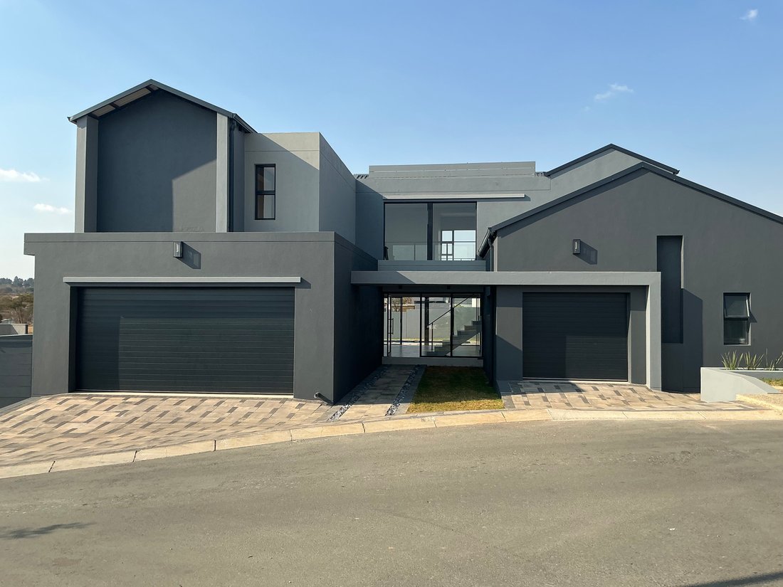 House in Broadacres, Gauteng, South Africa 1 - 16053633