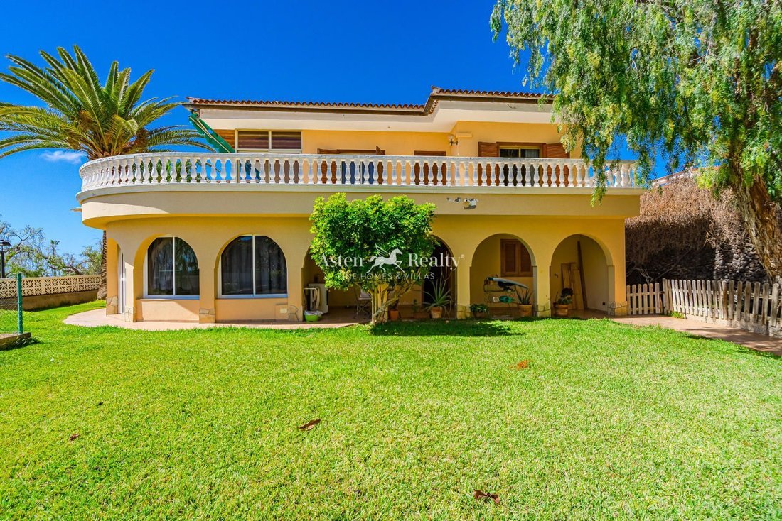 Villa in Arona, Canary Islands, Spain 1 - 16053094