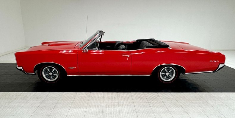 Cabriolet in Morgantown, United States 4 - 16055471