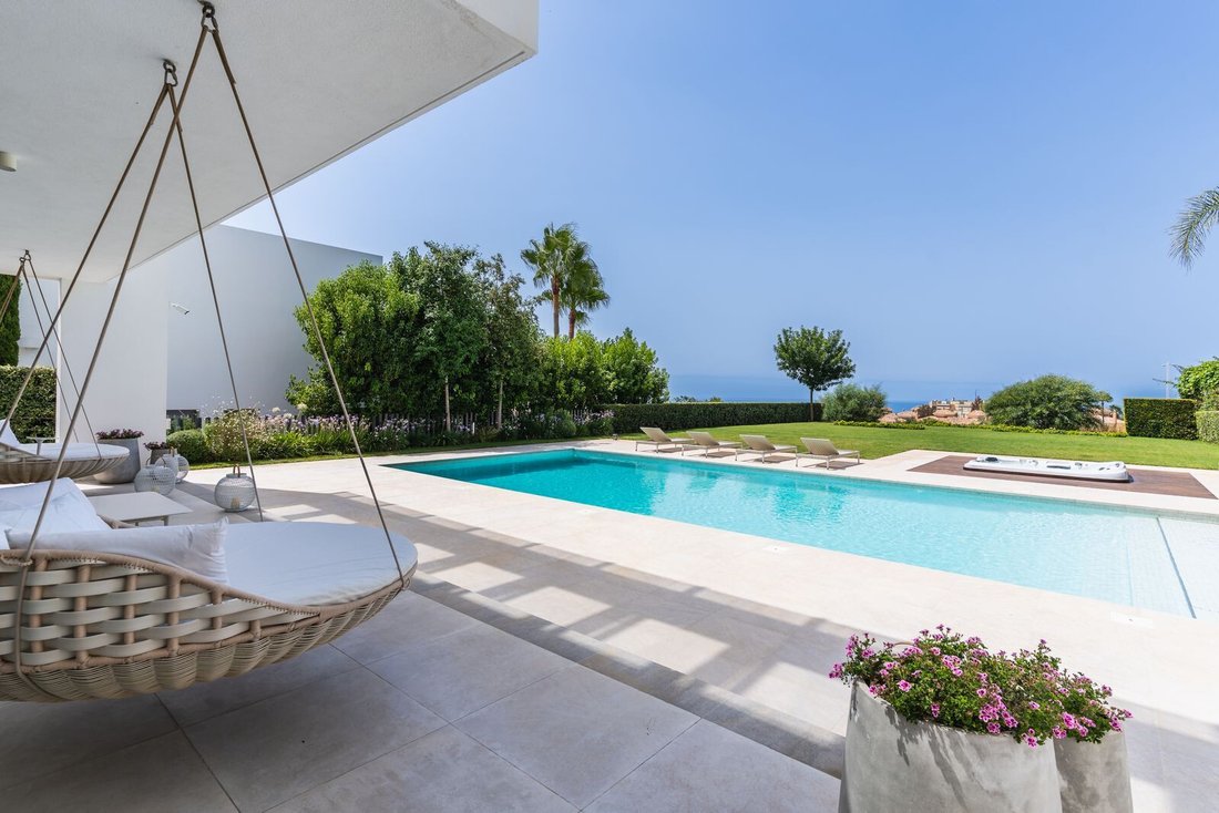 Villa in Marbella, Andalusia, Spain 4 - 16053452