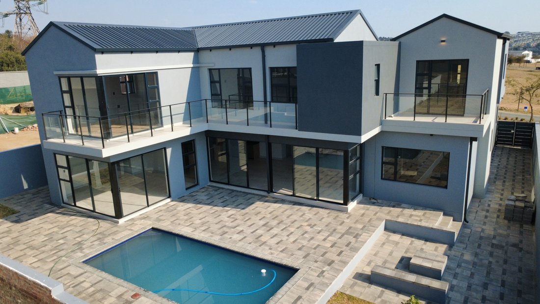 House in Broadacres, Gauteng, South Africa 5 - 16053633