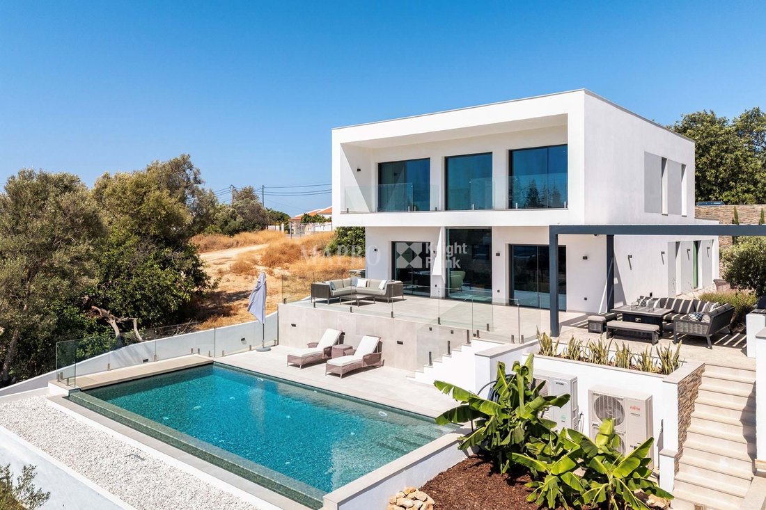 Villa in Loule (Sao Clemente), Algarve, Portugal 1 - 16053829