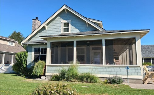 House in Oroville, Washington, United States 1