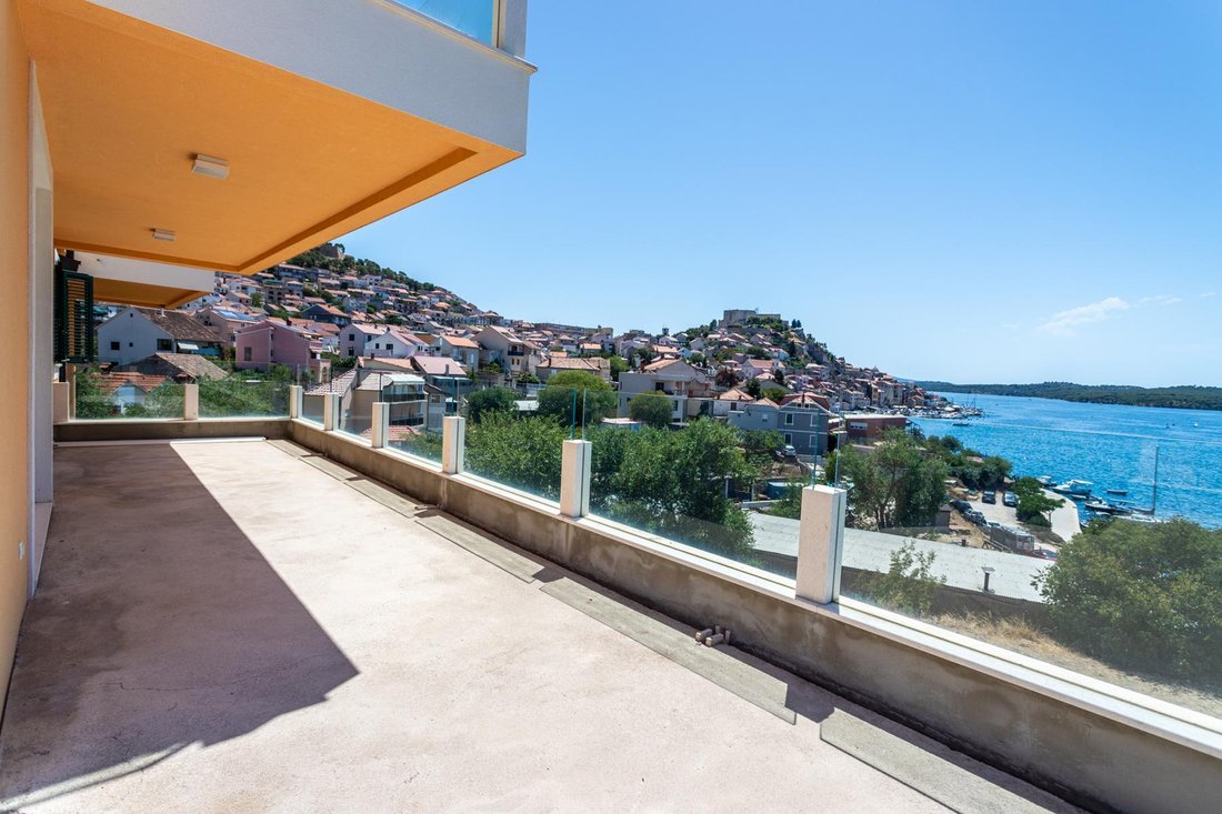 Apartment in Gradska cetvrt Crnica, Sibenik, Sibenik-Knin County 1 - 16054371