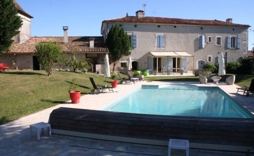 House in Roullet-Saint-Estephe, Nouvelle-Aquitaine, France 1