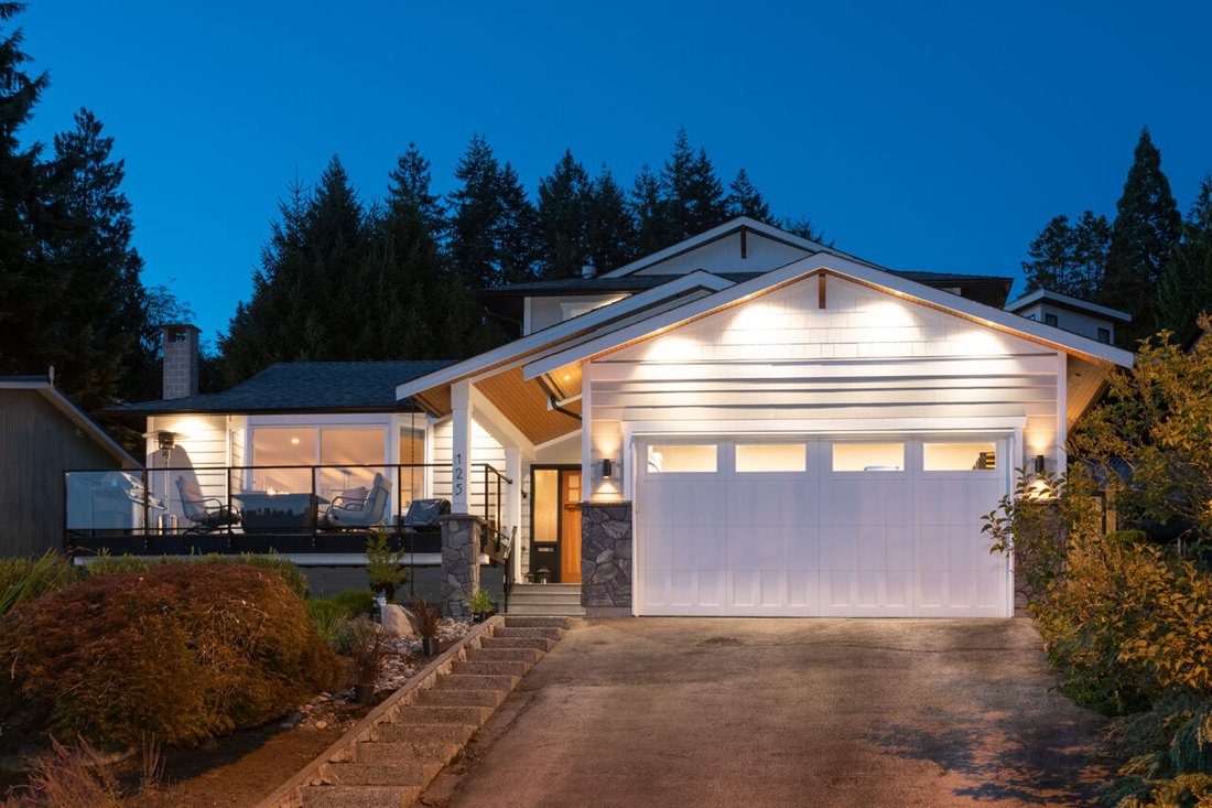 House in Port Moody, British Columbia, Canada 1 - 16060998