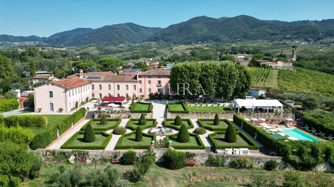 Villa in Santissima Annunziata, Lucca, Italy 1 - 16062049